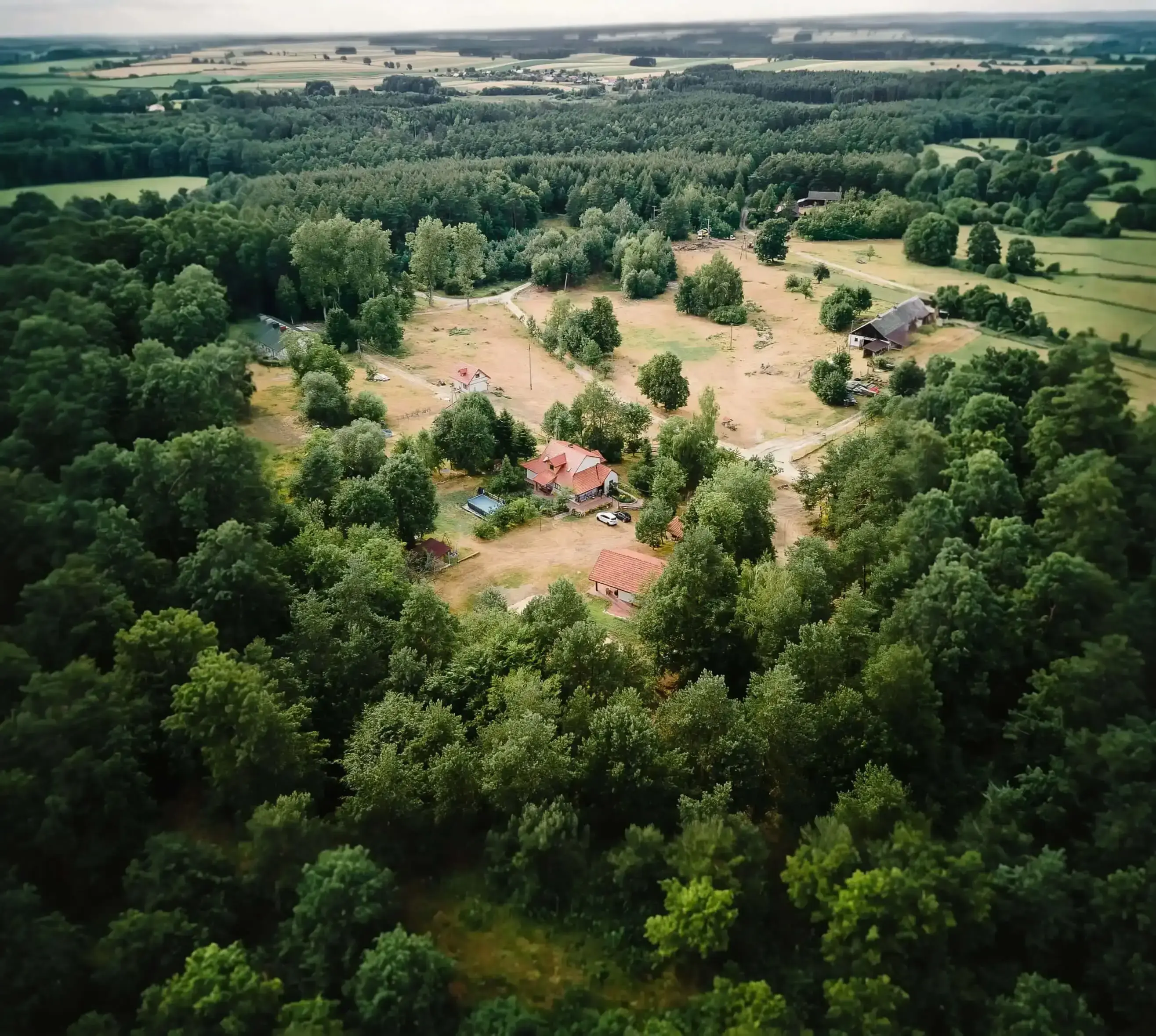Zdjęcie gospodarstawa Stara Huta z lotu ptaka