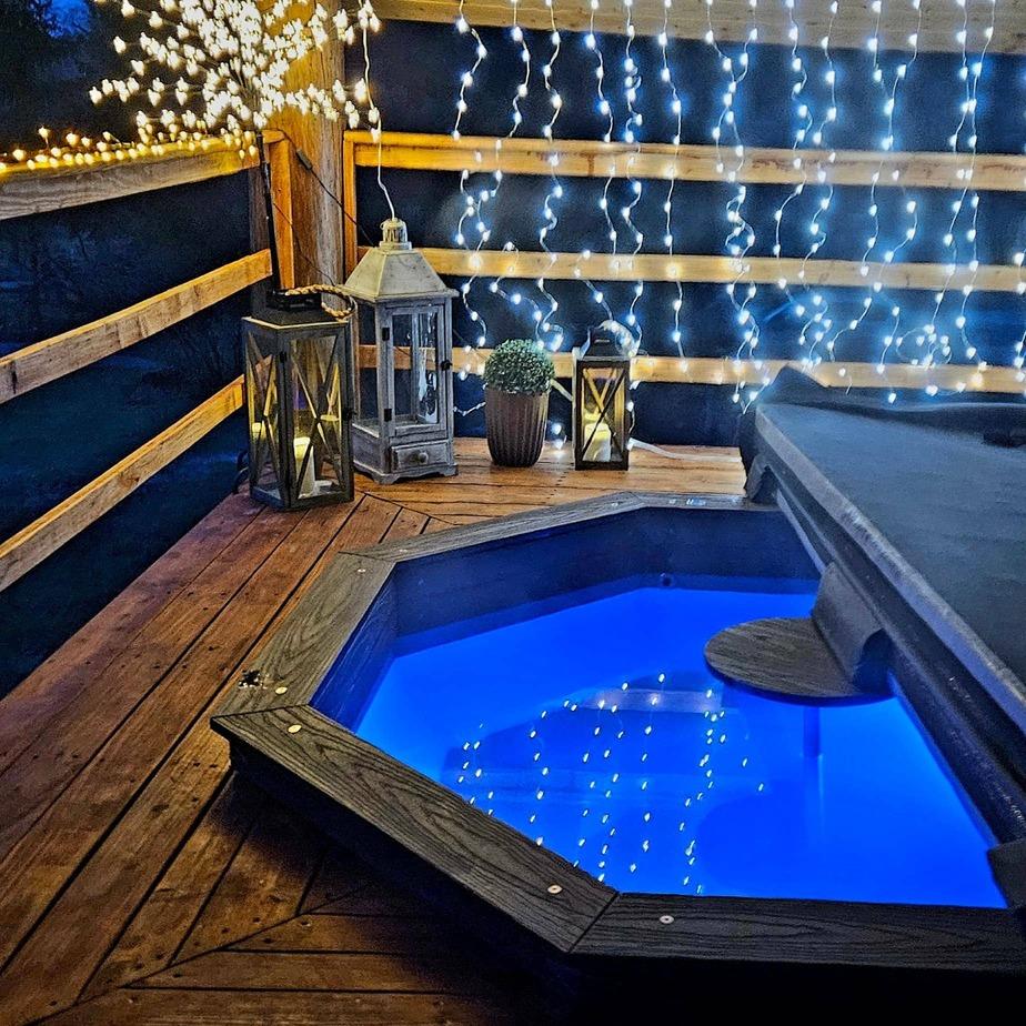 Basen ogrodowy z tarasem