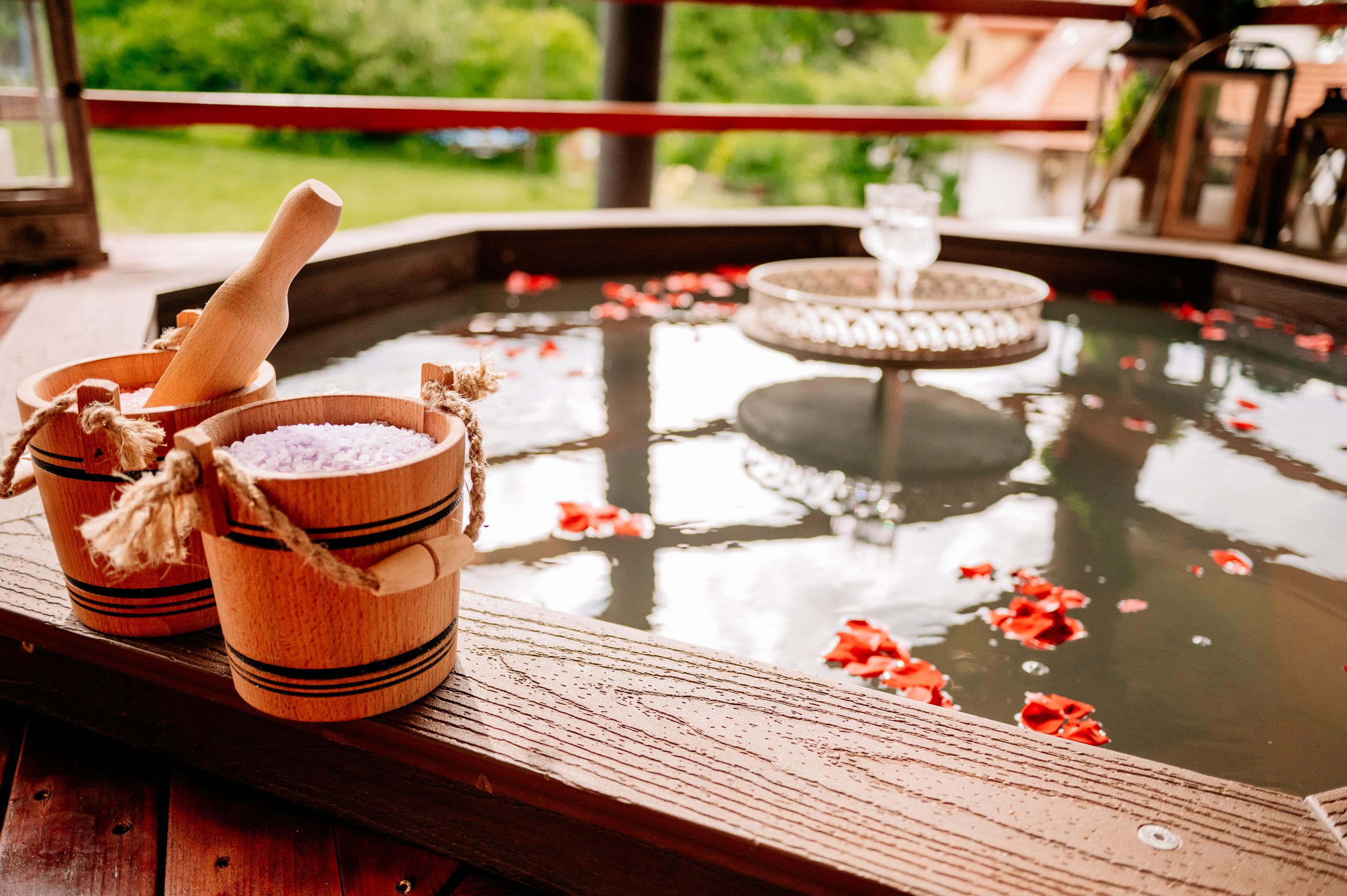 Jadalnia ze stołem bilardowym