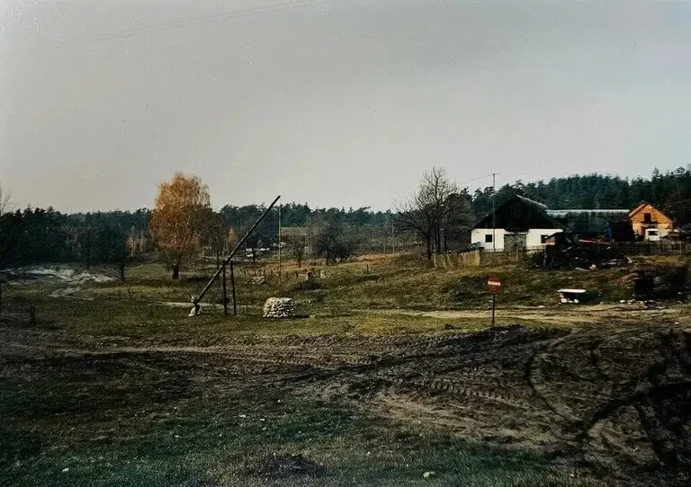 Budynek gospodarczy na polu