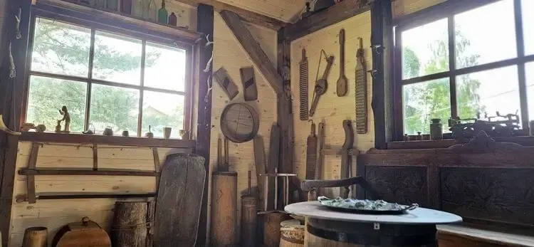 Stare narzędzia rolnicze